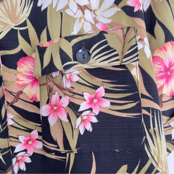 Sag Harbor Hawaiian Pink Pistachio Floral Button-Up Shirt Blouse Women’s Small - Picture 3 of 9